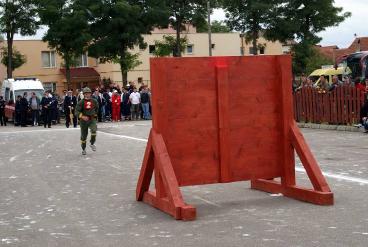 Dobogósak a csíkszentmártoni lánglovagok