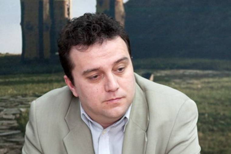 Leváltották Tischlert