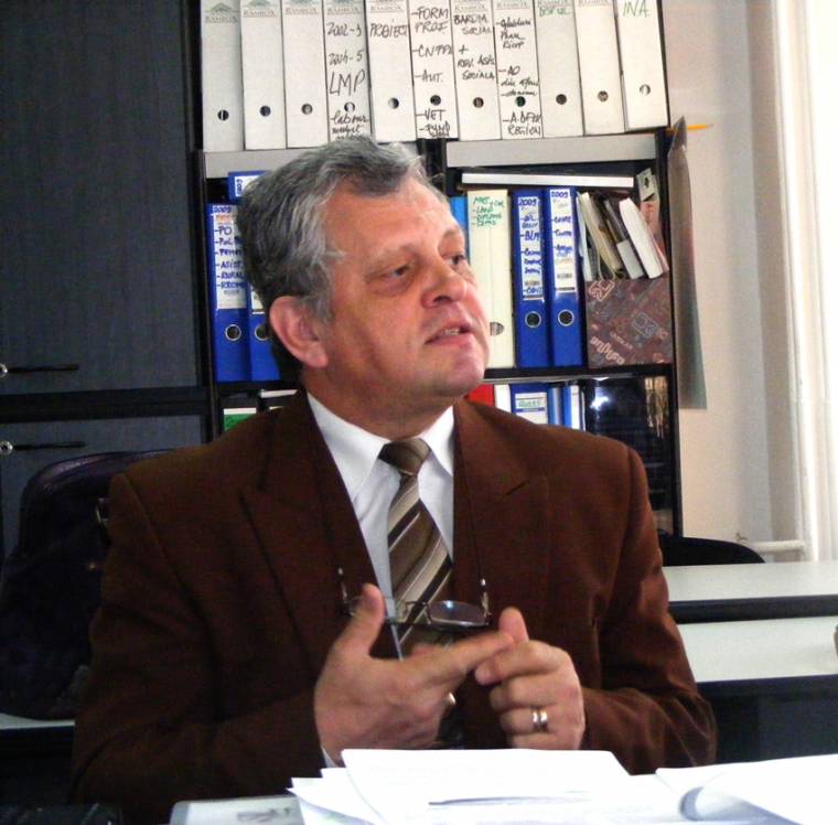 Iskolába küldik az alacsonyan képzett személyeket