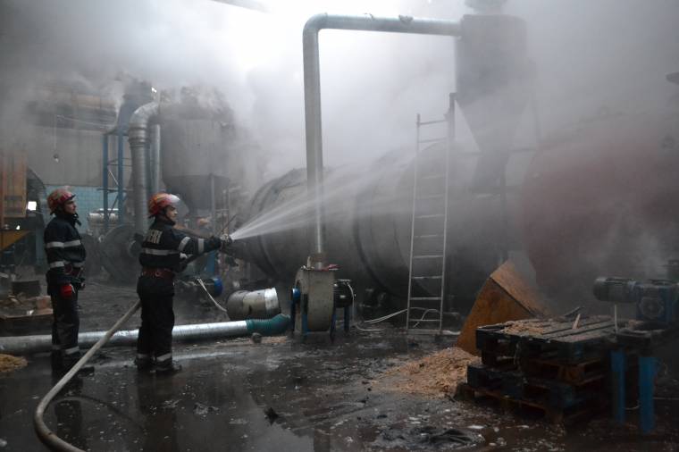 Kigyulladt egy gyár Sepsiszentgyörgyön