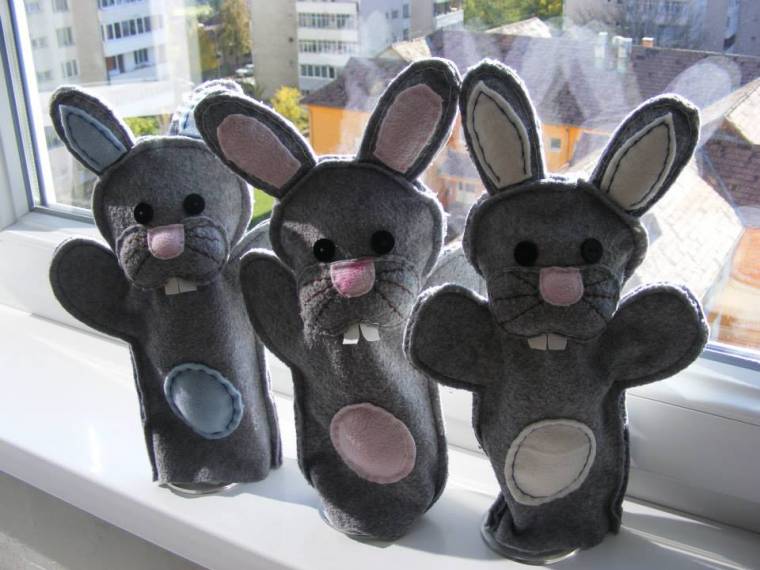 A bábokat készítő rádiós