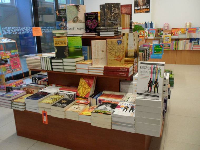 Könyvekben keressük a boldogságot