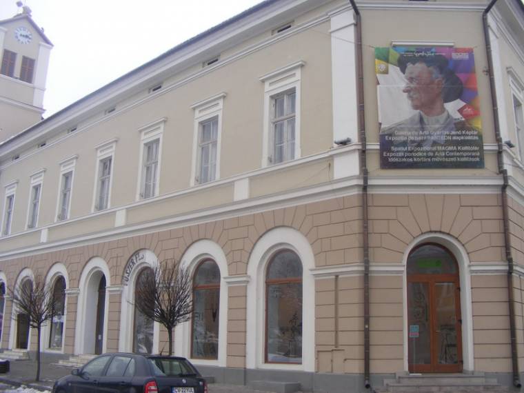 Tánc a felnőtteknek, szobrászat a gyerekeknek