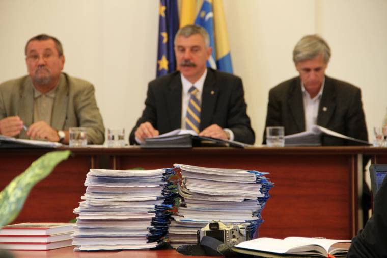 Népszavazás: tartalmi hibákat is lát a kovásznai prefektus