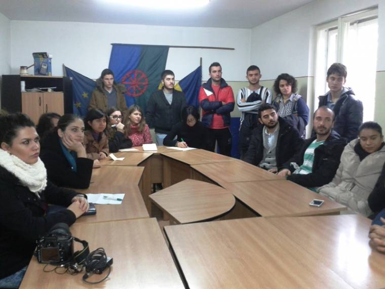 Tanácskozás a romákról