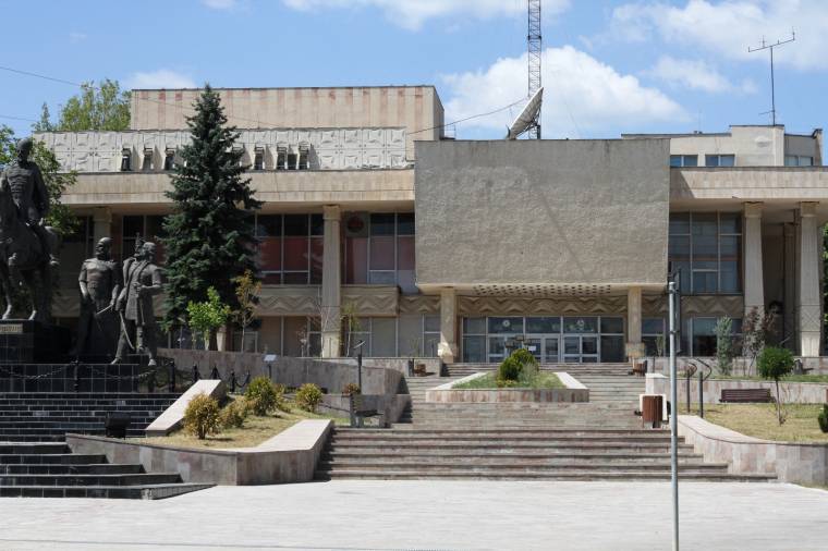 Lakat marad a szentgyörgyi kultúrpalotán