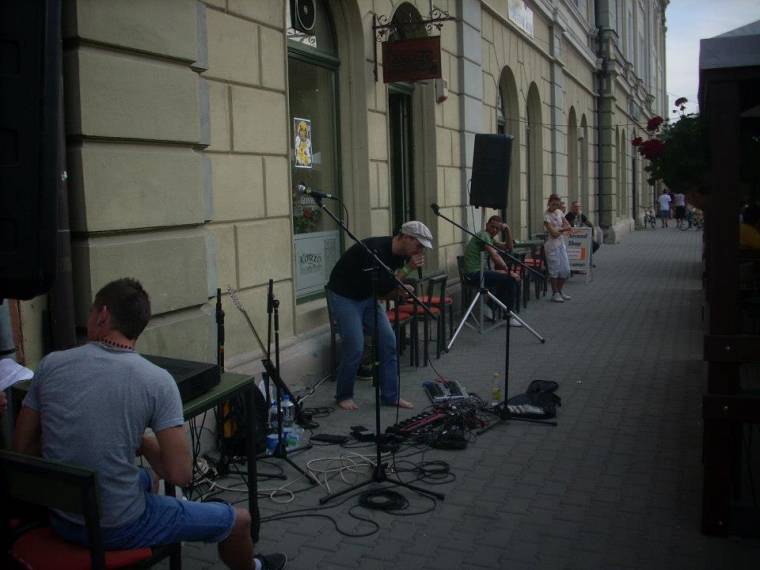 Zenétől lesznek hangosak a hétvégén Szatmárnémeti utcái