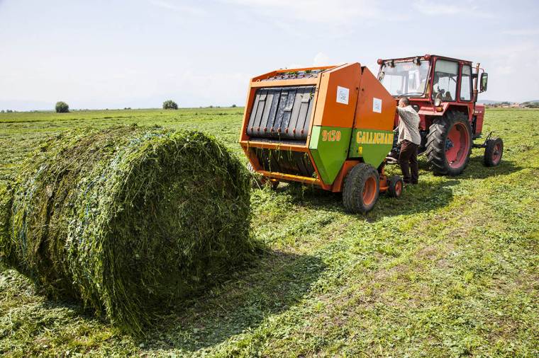 Mezőgazdasági gépeket kaptak az illyefalviak