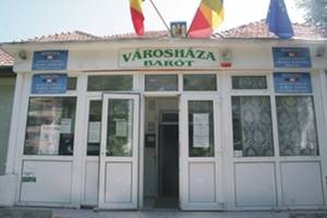 Barót is elbukta a zászló- és a feliratpert