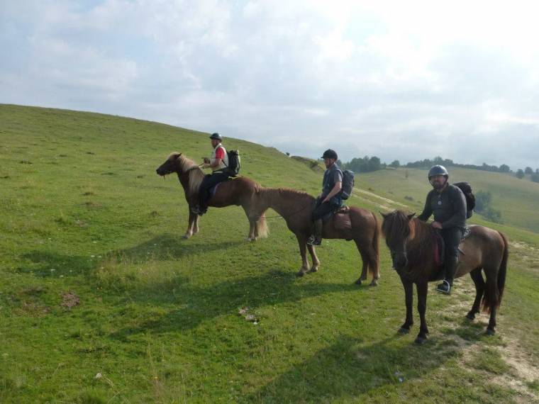 Lóháton Ivótól az Óriáspince-tetőre