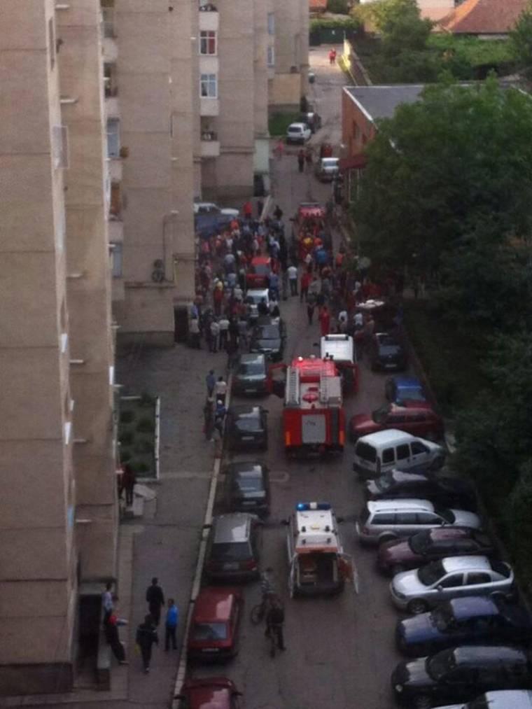 Liftaknába esett egy férfi