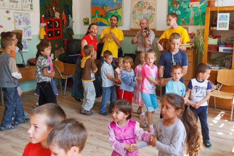 Sikeres volt az örömzenélés a kicsik körében