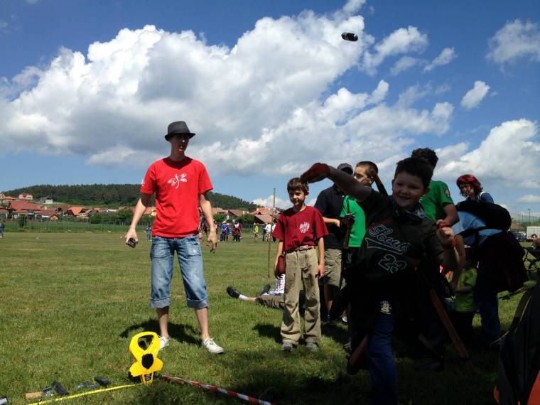 Repültek a telefonok a Sportnapokon