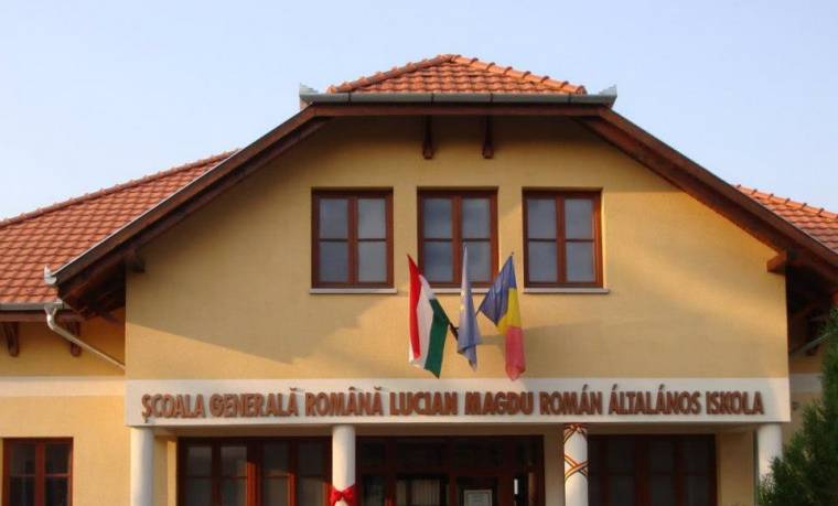 Több ezren osztották meg a Facebookon a székely zászlót