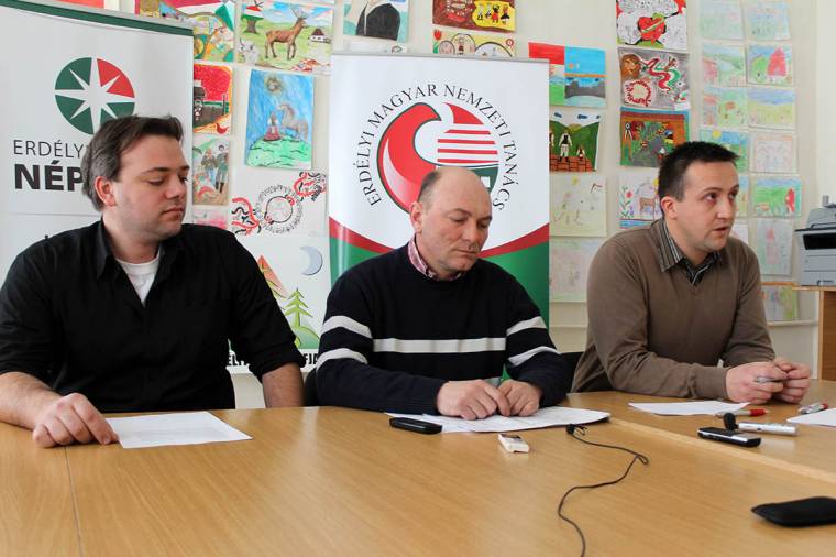 Kiáll a színházért az EMNP