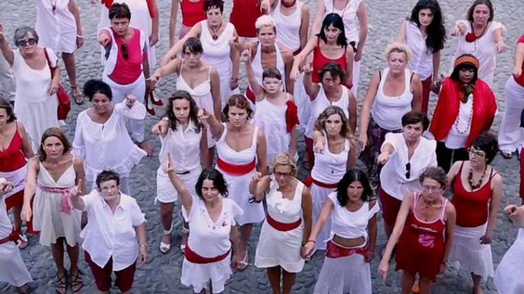 A sepsiszentgyörgyi nők tánccal tiltakoznak az erőszak ellen