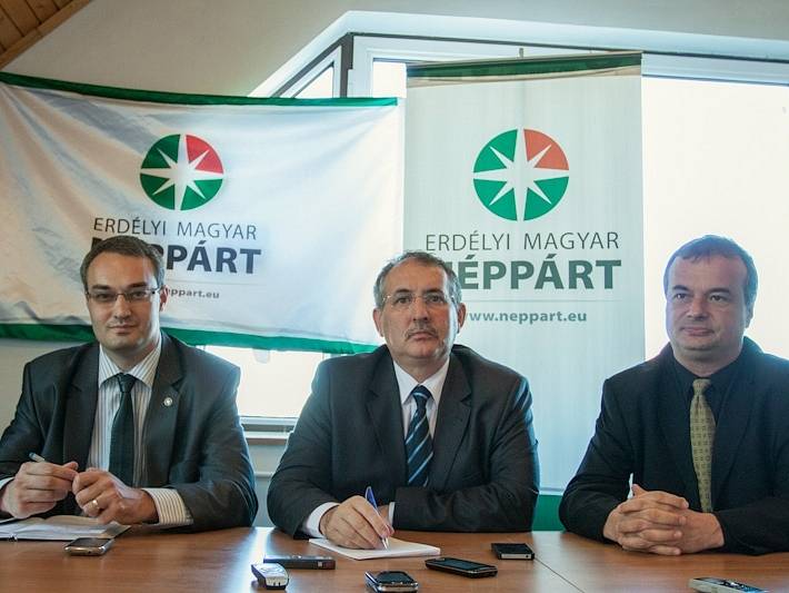 Házkutatás a Néppártnál, az RMDSZ elhatárolódik