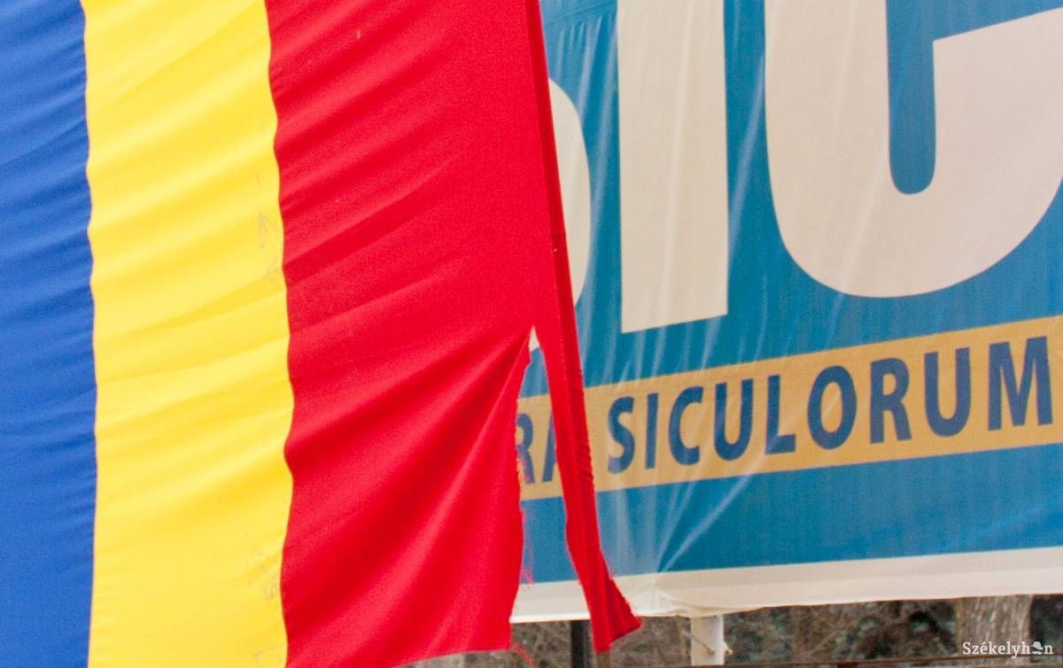 A Népi Mozgalom Párt Kovászna megyei szenátora kezdeményezi, minősítsék újra bűncselekménynek a román nemzeti jelképek nyilvános megsértését. Képünk illusztráció •  Fotó: Nagy D. István