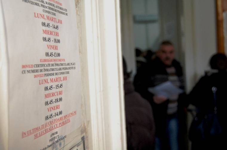 Szerverhiba miatt nincs ügyfélszolgálat a gépjárműbejegyzési hivatalnál