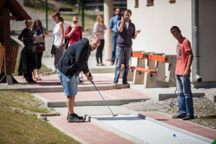 Késik a sugásfürdői szabadidőközpont beüzemelése