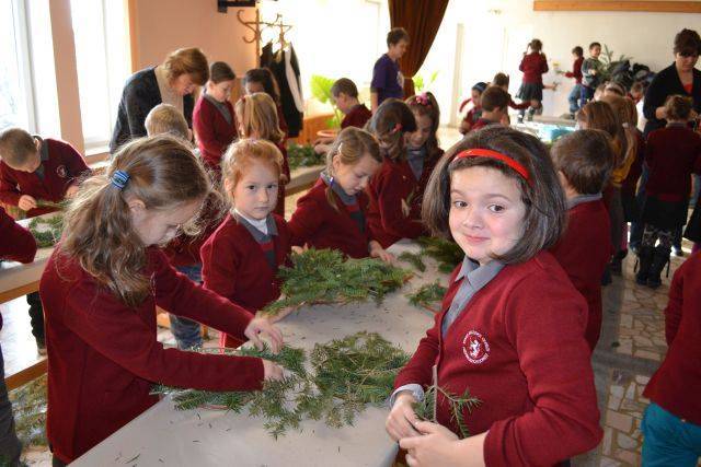 Adventikoszorú-készítés Sepsiszentgyörgyön