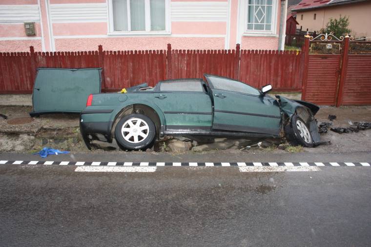 Súlyos autóbaleset a fáradtság miatt