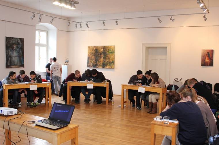 Középiskolások mérhetik össze tudásukat