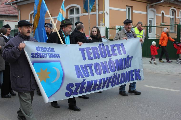 Csak hívásra „menetel” a háromszéki RMDSZ