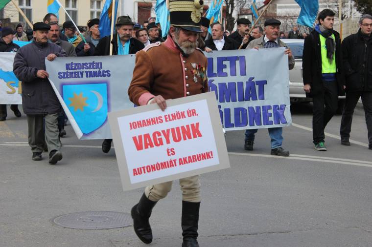 Centenárium magyar szemmel: nem javult, de nem is romlott az erdélyi magyarság helyzete a százéves „Nagy-Romániában”