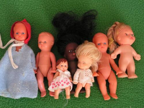 Játékbabákat és régiségeket keresnek a színházak