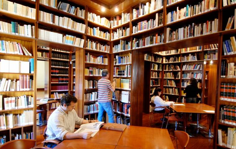 Módosult a könyvtár programja