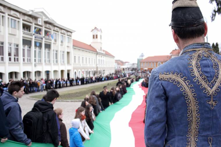 Kifütyülték Kelemen Hunort Sepsiszentgyörgyön