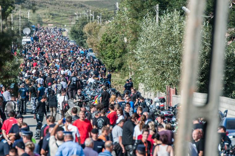 Háromezren az igazságért