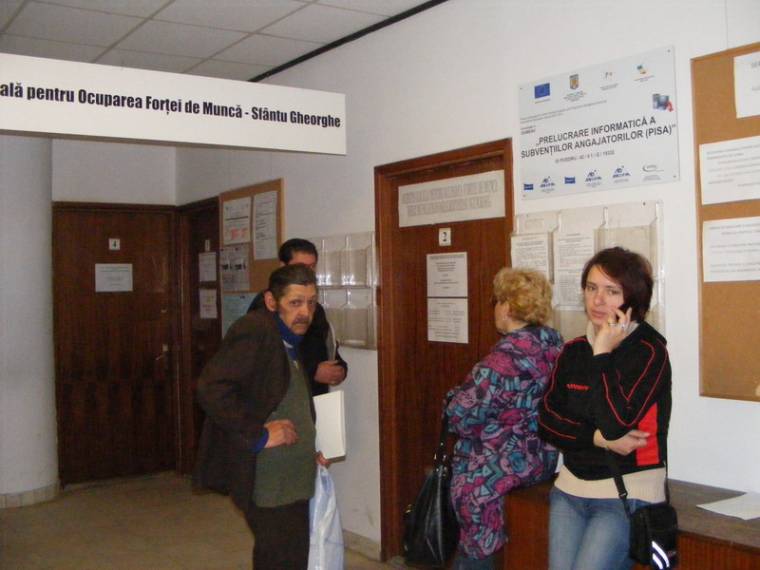 Százötven állás és képzések munkanélkülieknek