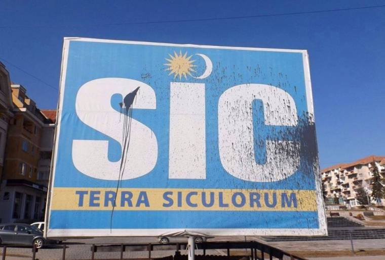 Ismét megrongálták a SIC-pannót