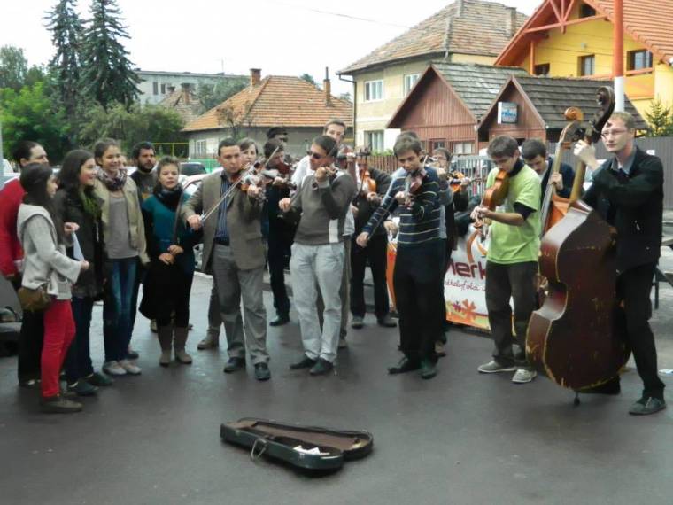 Utcazene fesztivál és könyvvásár a Szent György Napokon