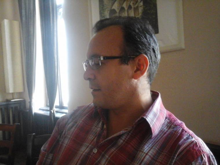 Panasz kampányoló pópa ellen