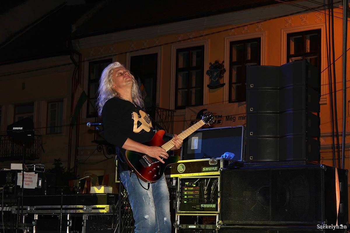 •  Fotó: Bartos Lóránt