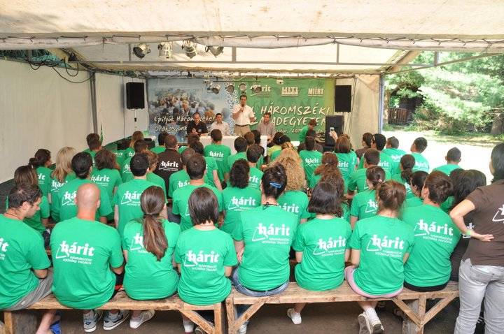 Önkénteseket keres a HÁRIT sajtóirodája