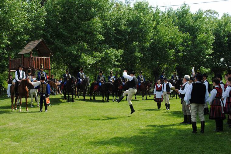 Huszártoborzó ötödször