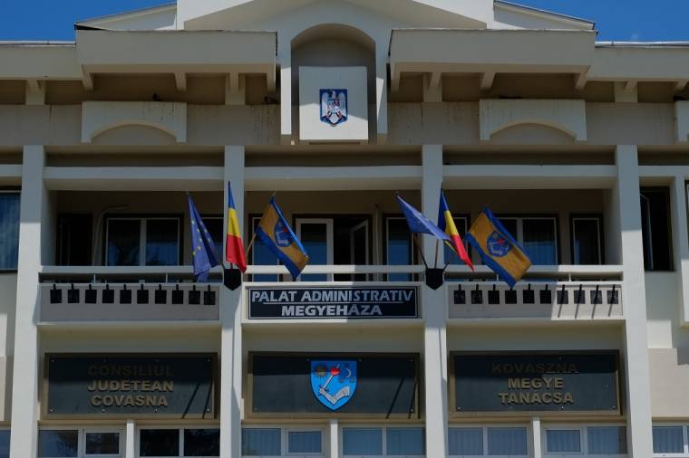 Dan Tanasă szerint „grófként viselkedik” a háromszéki önkormányzat megbírságolt elnöke