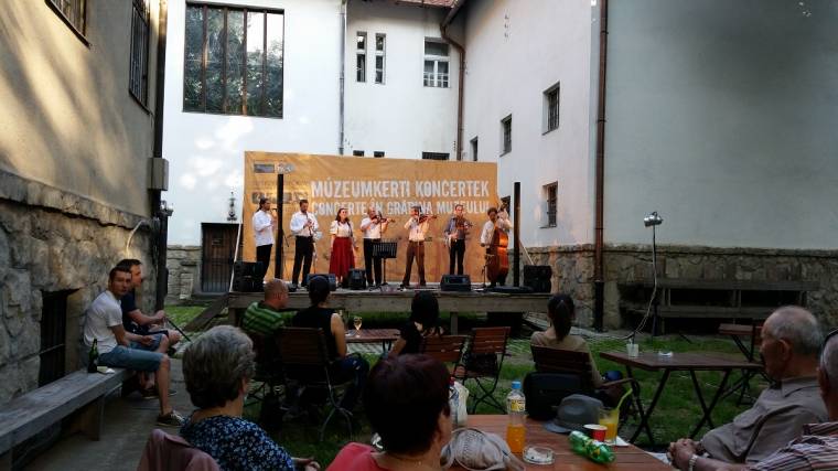 Színház, filmvetítés és koncertek a kultúrkertben