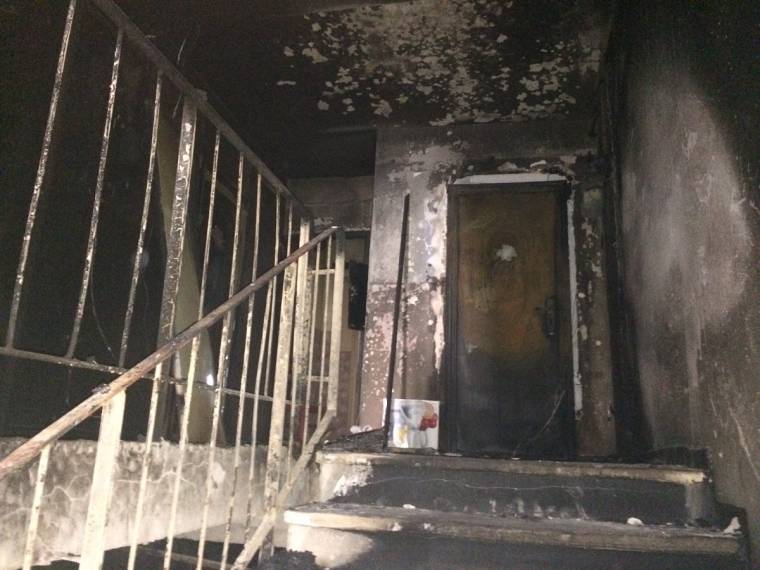 Szándékos gyújtogatás okozhatta a sepsiszengyörgyi tömbháztüzet