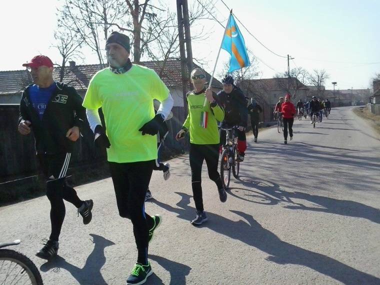 Emlékműtől emlékműig futottak március 15-én