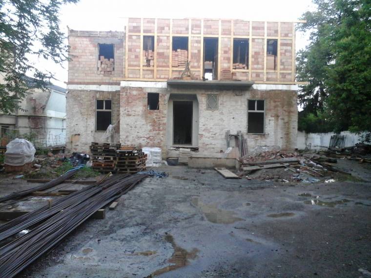 Féléves késéssel nyithat Sepsiszentgyörgy új bölcsődéje