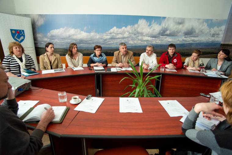 Több pénz szociális programokra