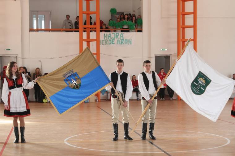 Teremfocival avatták fel az iskola sporttermét