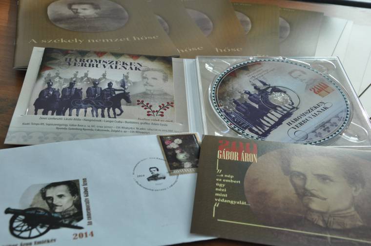 Bélyegző Gábor Áron portréjával a Román Postától