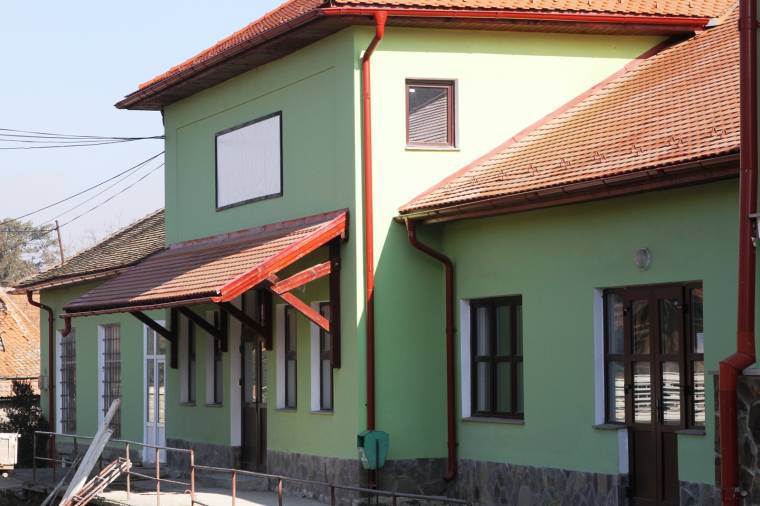 Megrovás a gidófalvi polgármesternek a magyar felirat miatt