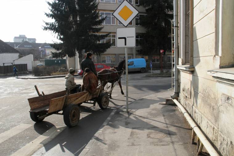 Áprilistól tilos szekerezni Sepsiszentgyörgyön